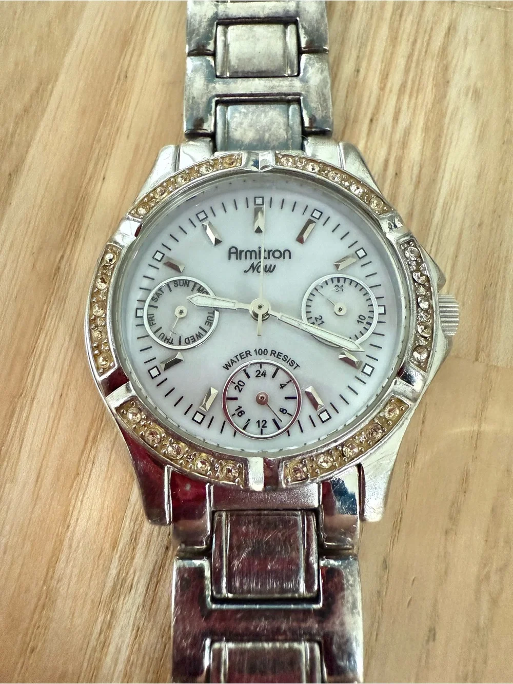 Armitron now ladies silver tone watch NEW BATTERY
